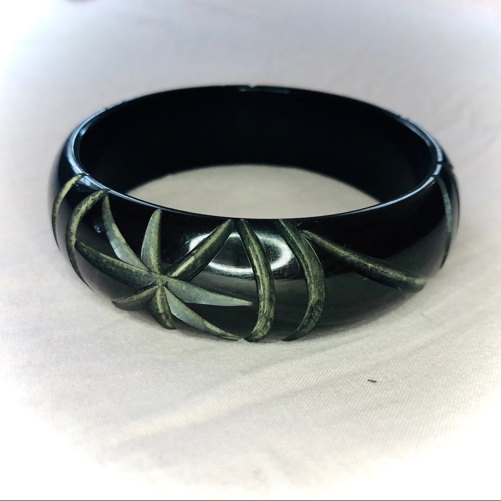 Black Star Carved Bakelite Bangle